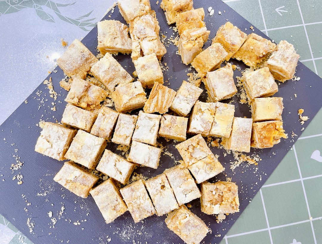 简单快手❗️网红小零食～咸蛋黄肉松雪花酥