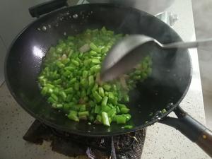 肉炒四季豆的做法 步骤6