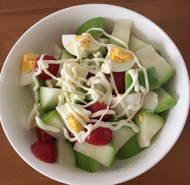 西葫芦番茄鸡蛋沙拉