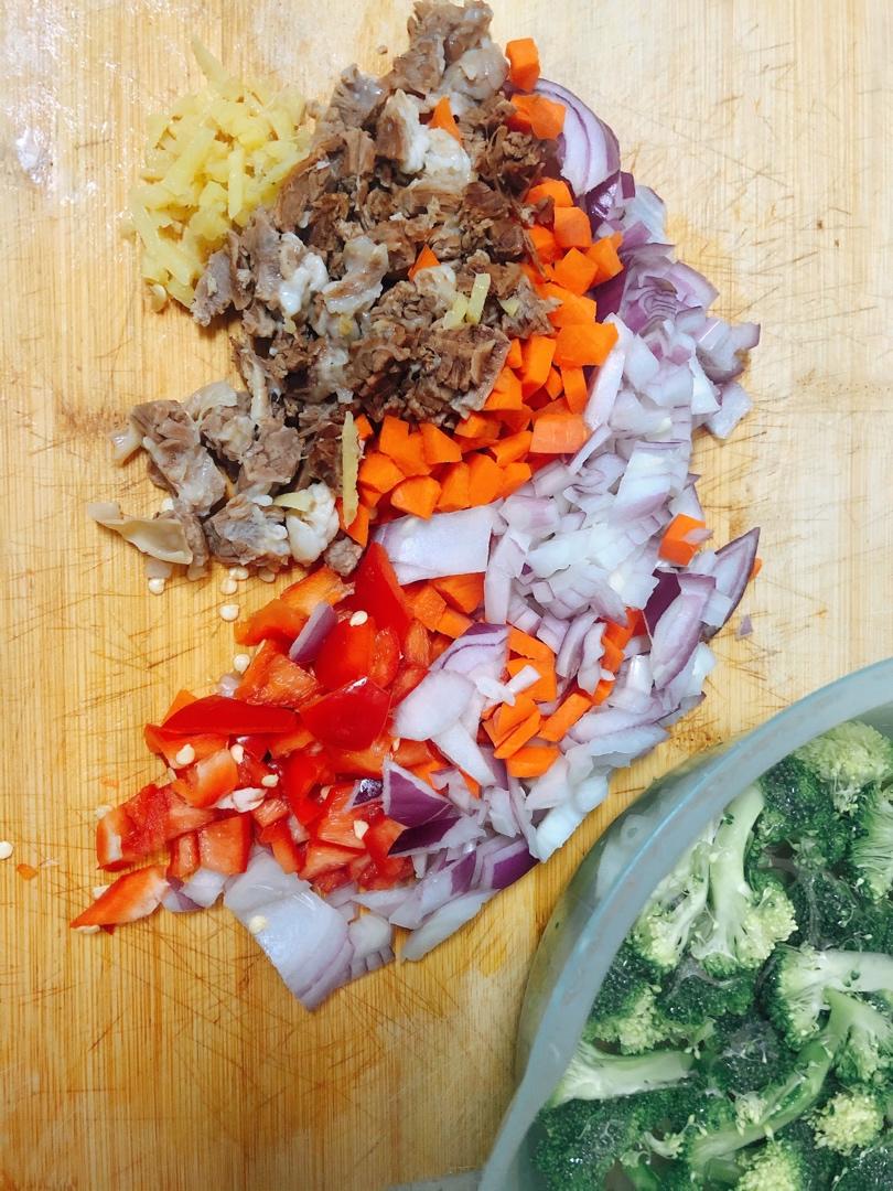 好吃到停不了嘴的牛肉闷饭