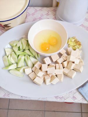丝瓜豆腐汤（附奶白色汤方法）的做法 步骤1