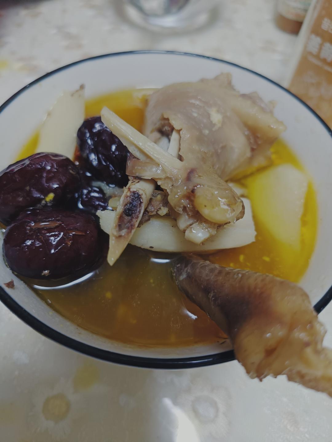 山药炖鸡汤