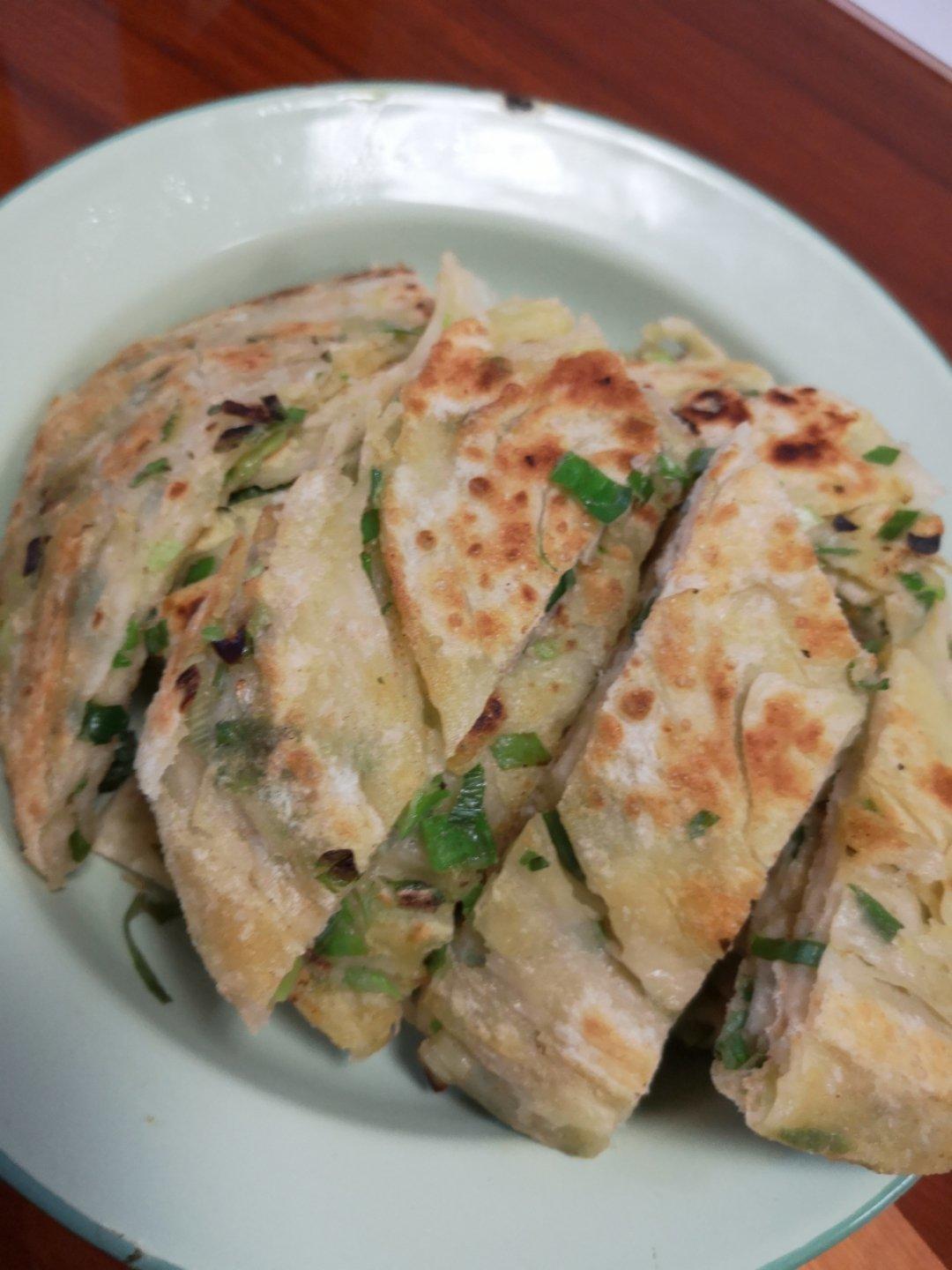 酥脆版葱油饼 看向往的生活也想吃葱油饼配香肠