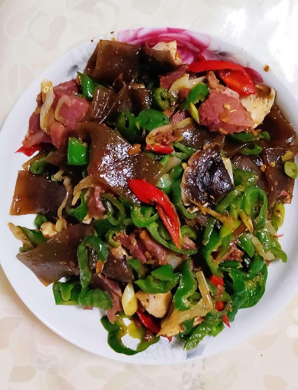 苕皮青椒炒牛肉~超级下饭
