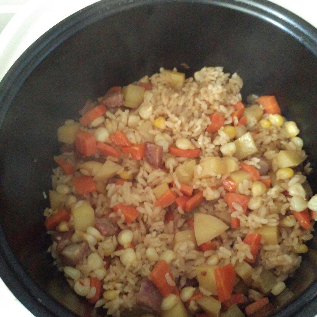 土豆焖饭（电饭锅版）