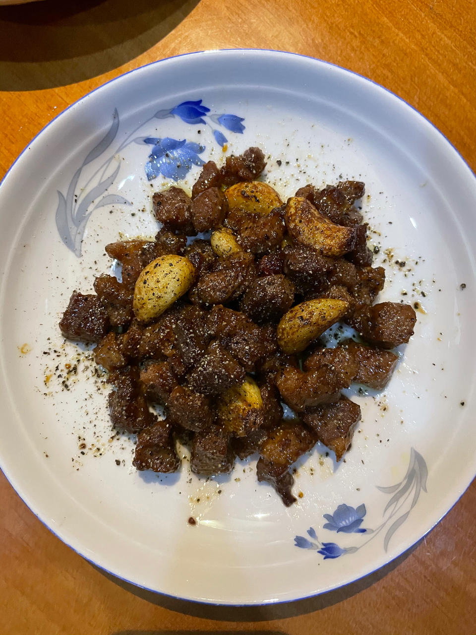 好吃到舔盘的蒜香黑椒牛肉粒