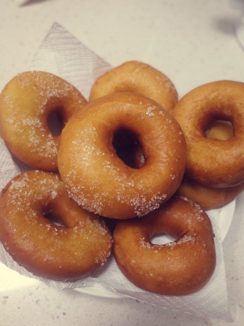 🍩超快手一小时低糖无需烤箱的甜甜圈（详细视频）