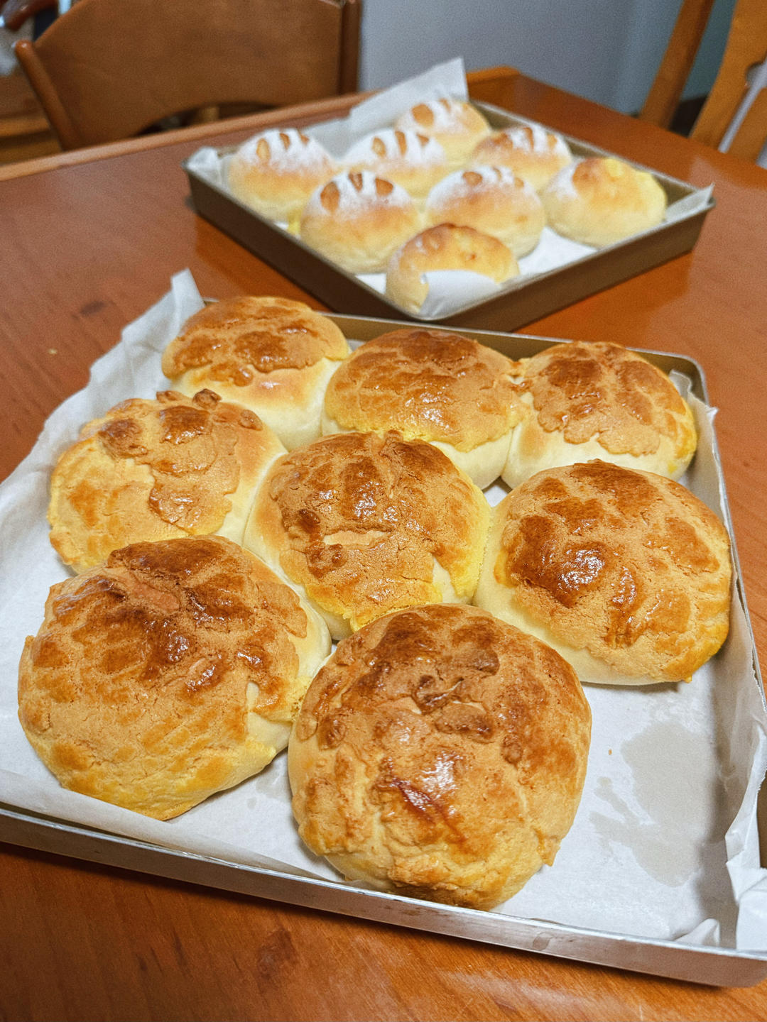 做100款面包の12：在家开茶餐厅!港式菠萝包 –不划格子自然裂开的香酥脆皮！菠萝油/酥皮包