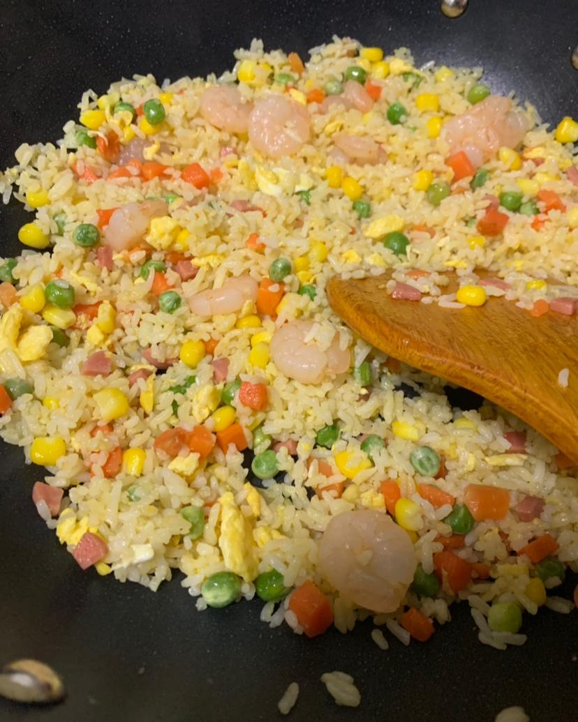 粒粒分明虾仁蛋炒饭