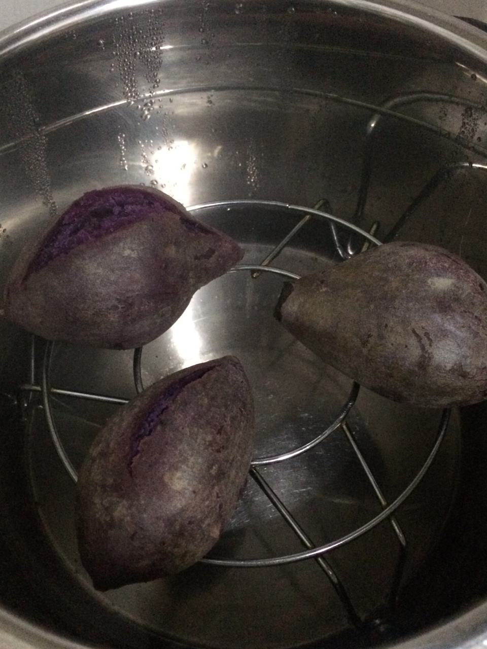 蒸紫薯（电饭锅版）的做法 步骤1