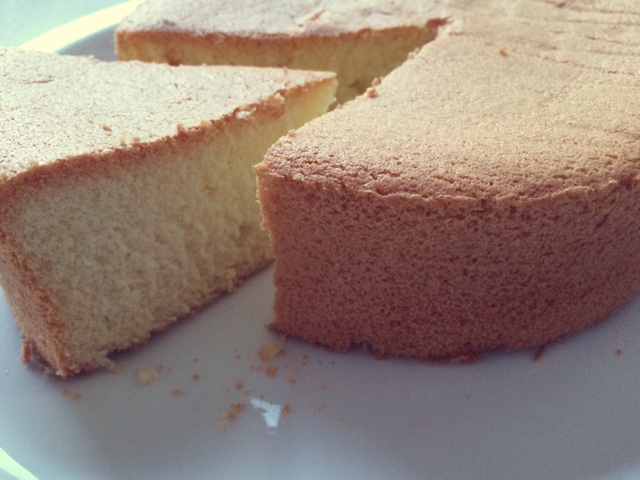 超简单完美戚风蛋糕（6寸2蛋）附打发、翻拌、脱模视频