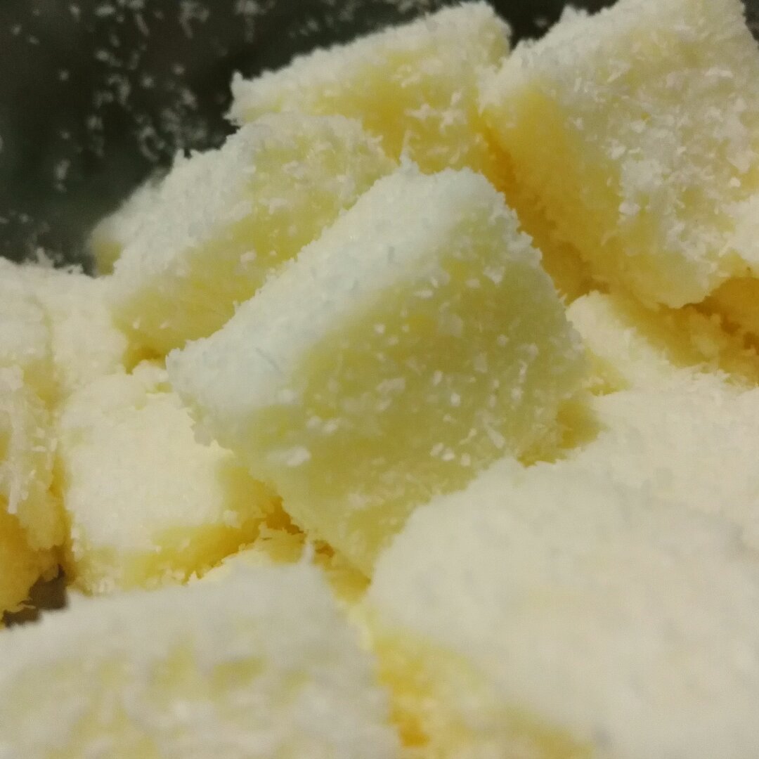 椰丝牛奶小方糕