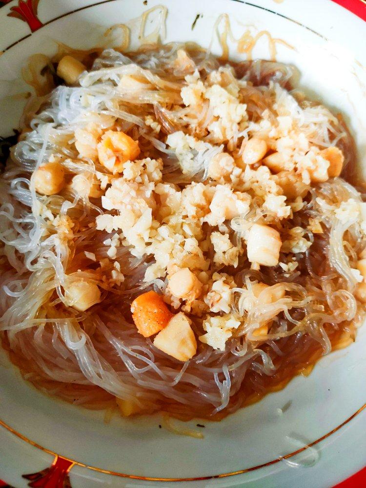 蒜蓉扇贝肉蒸粉丝