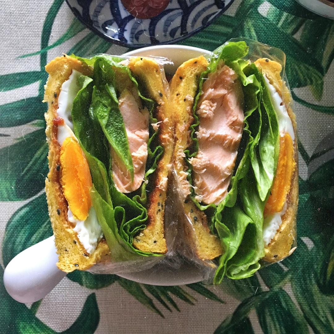 如何做超厚的沼三明治~详细tip！牛油果鸡蛋午餐肉三明治~