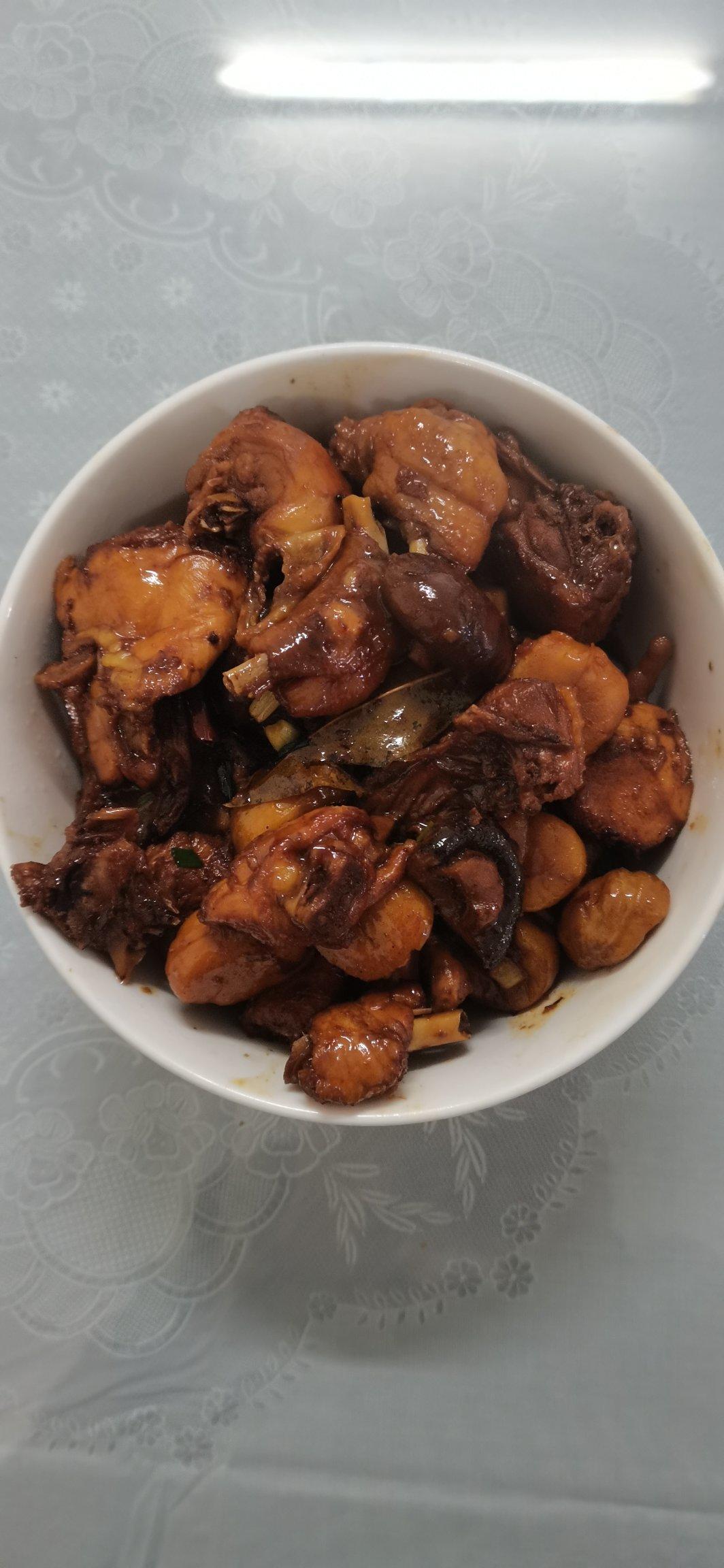 云朵上的多多姐姐做的香菇板栗焖鸡