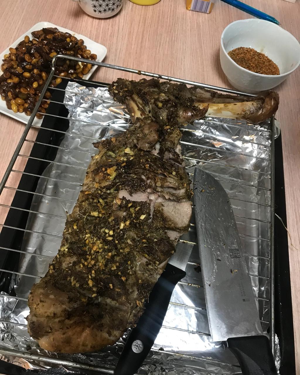 外酥里嫩好吃到尖叫【蒜香孜然烤羊腿】