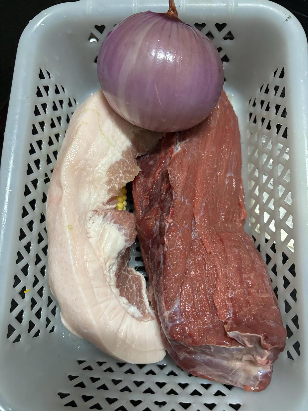 爆汁的牛肉汉堡肉饼