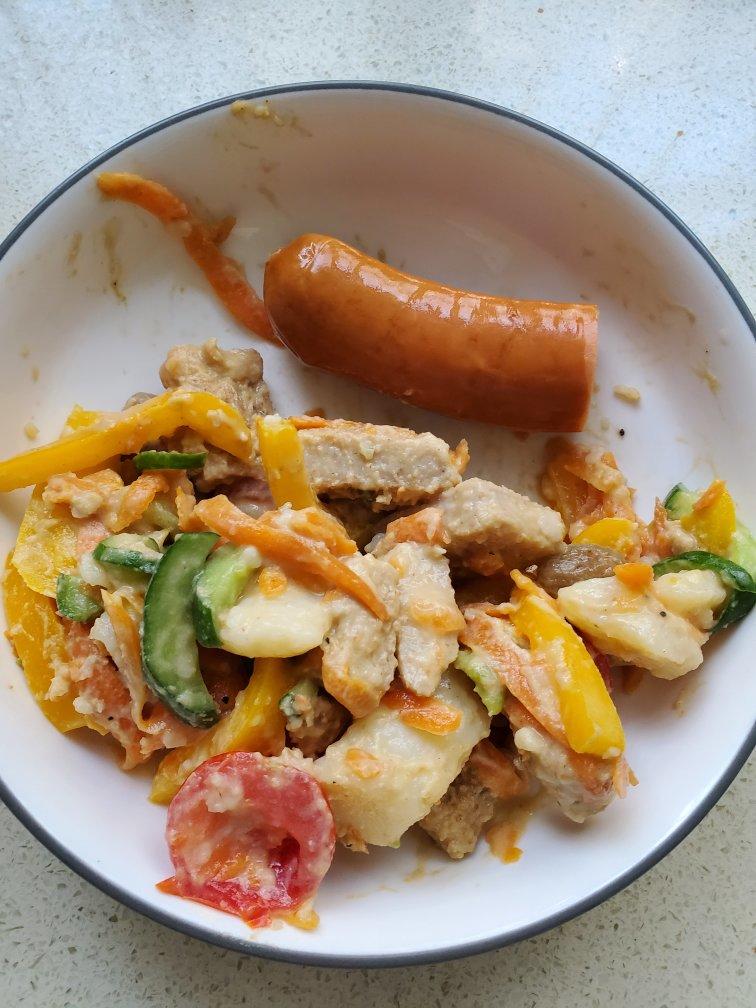 【健康三餐】彩虹沙拉附自制花生黄芥末酱汁