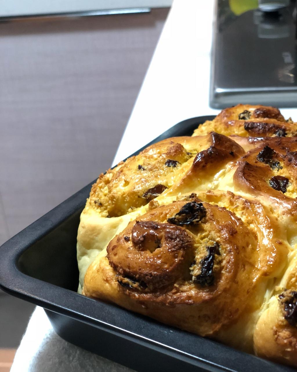 葡萄干椰蓉面包卷