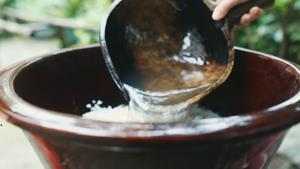 天然碱水粽——稻草灰粽的做法 步骤7