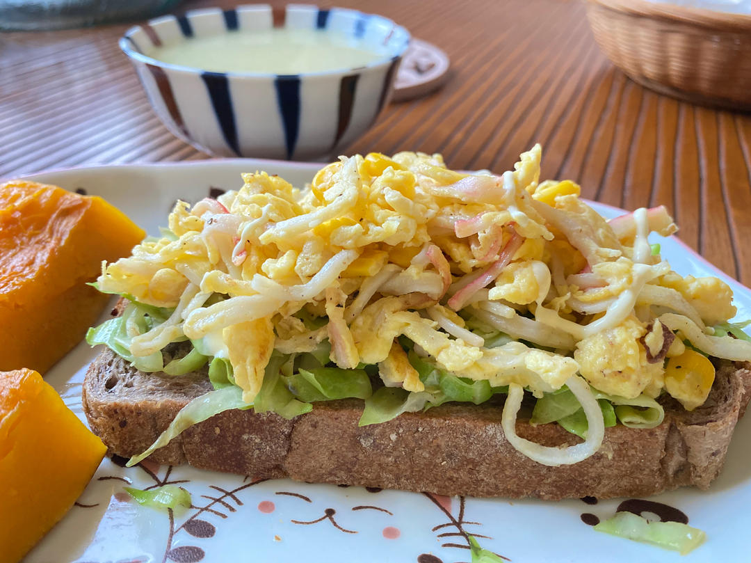 蟹柳滑蛋三明治