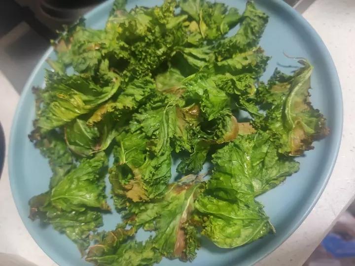 比薯片健康好吃的羽衣甘蓝脆片