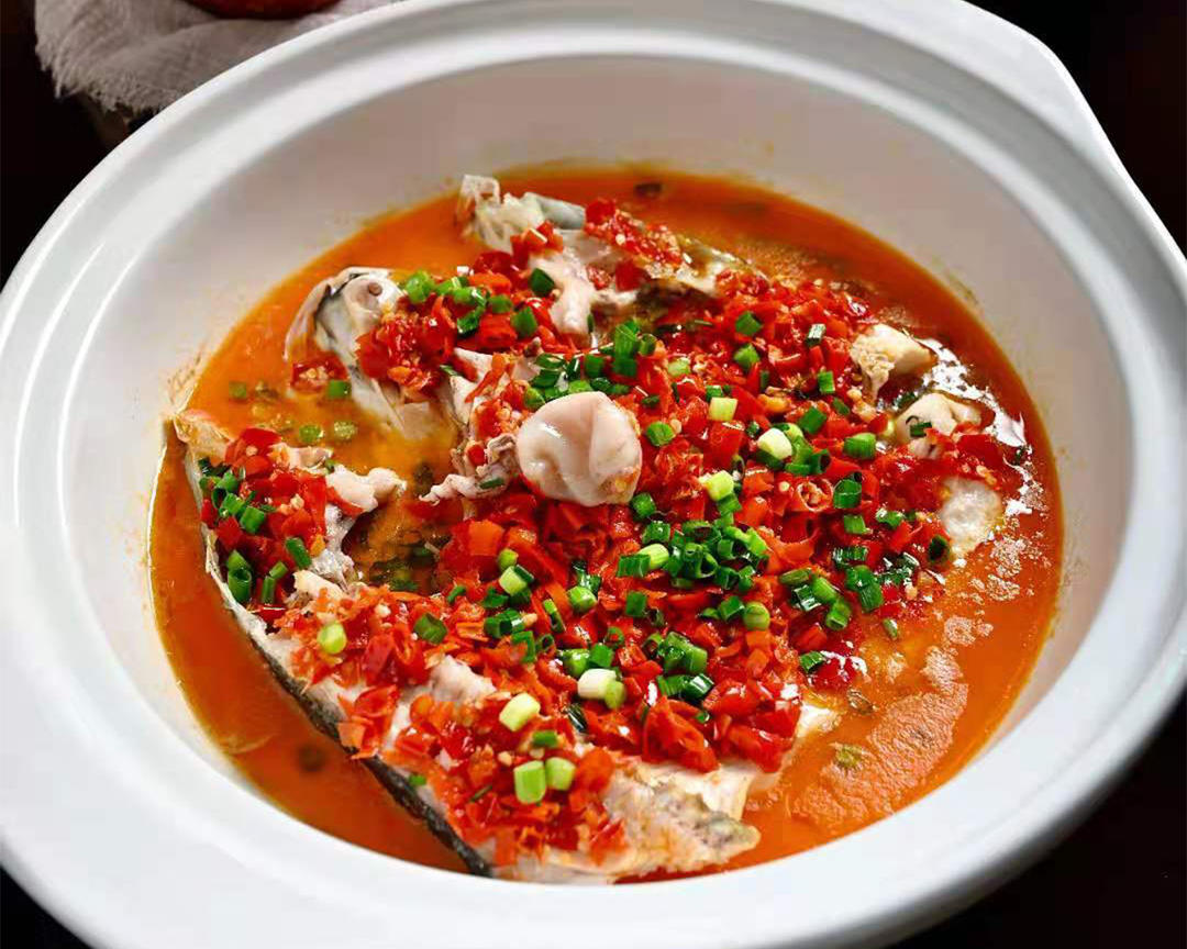 绝对不匡瓢的砂锅鱼头的做法