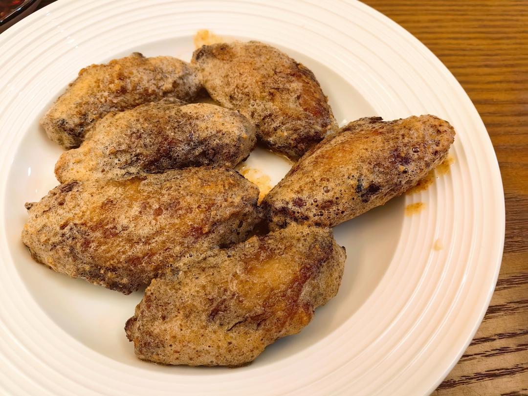 【鸡翅新吃法】咸蛋黄焗鸡翅