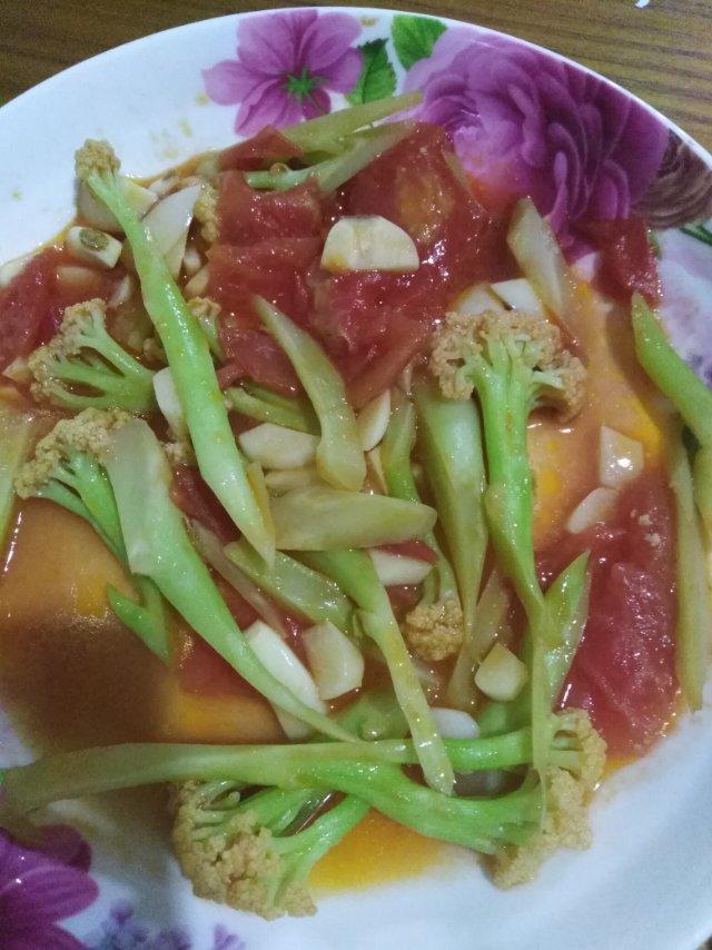 🍅炒有机花菜😘
