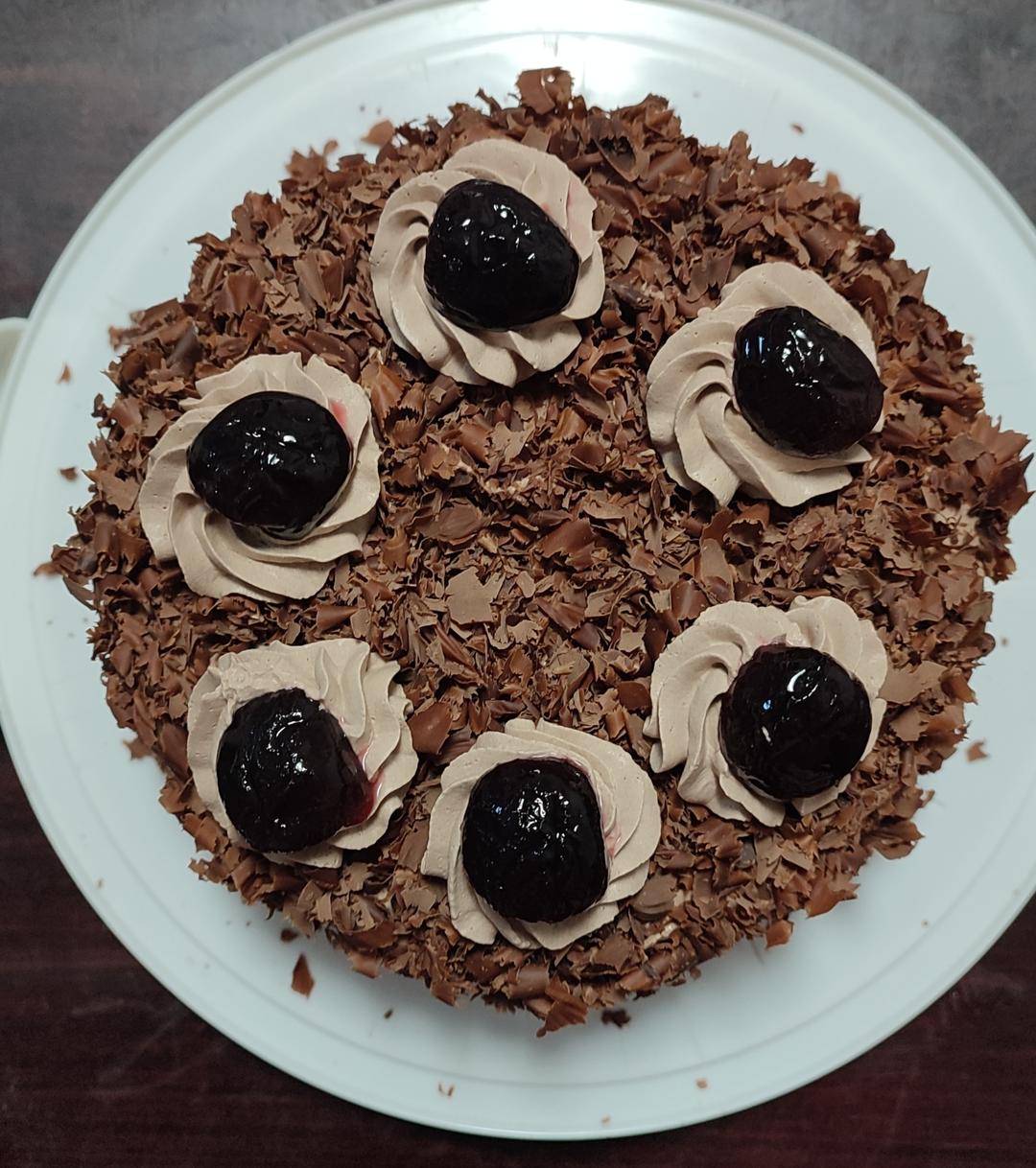 欲罢不能的巧克力三重奏—黑森林蛋糕