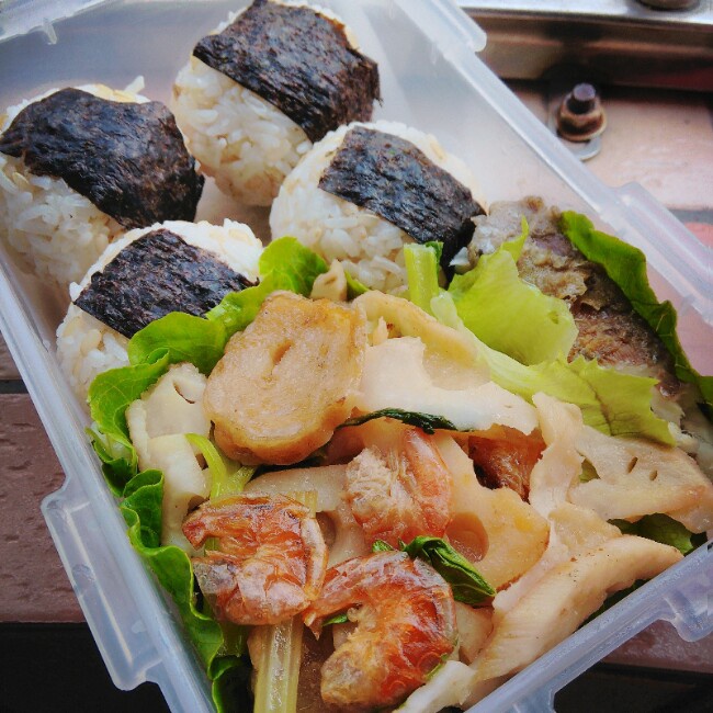海苔肉松饭团
