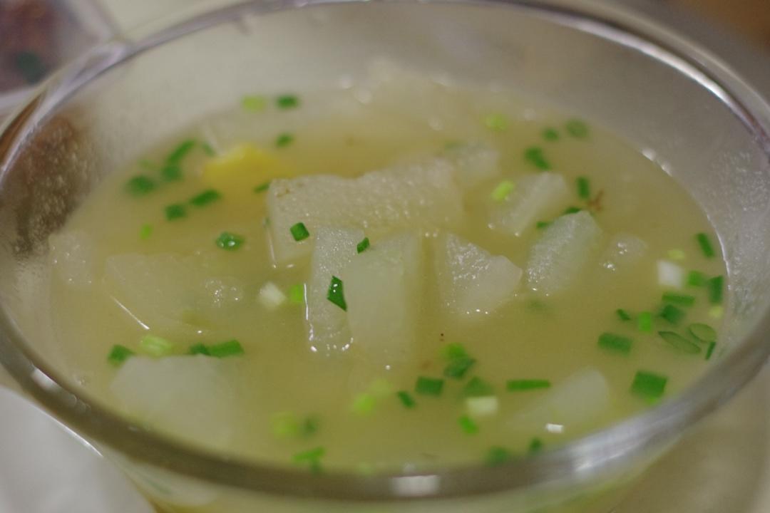 素冬瓜汤很鲜美，夏秋食用解暑降躁