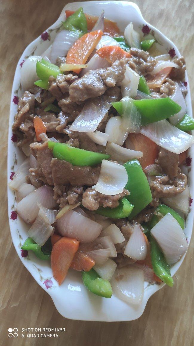 就像有句话所说：成年人的世界里，从来就没有“容易”二字。很多时候，你只能单枪匹马，直面生活的兵荒马乱。