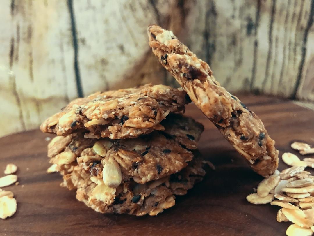 素食:有机燕麦芝麻大饼干
