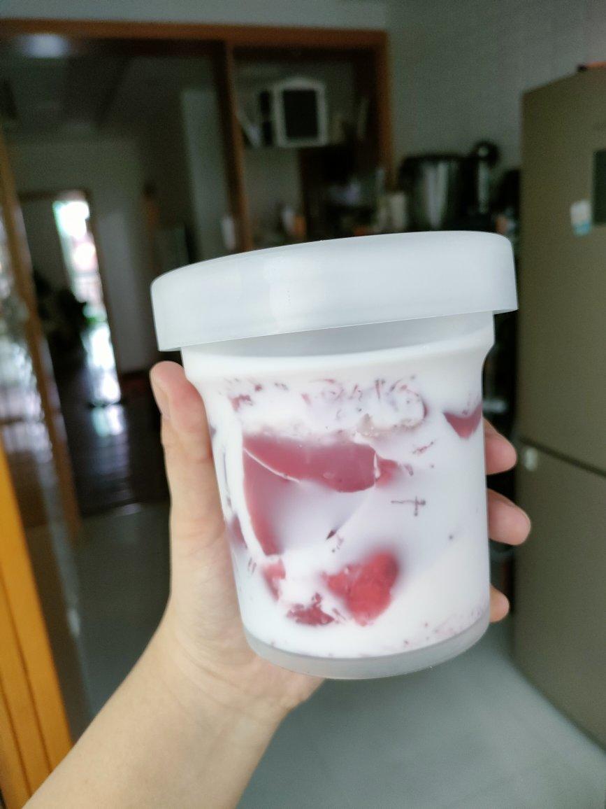 清凉解暑，酸甜冰爽的杨梅冻撞奶