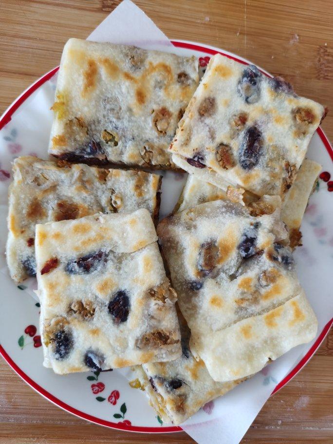 用自制的蜜红豆做的红豆饼