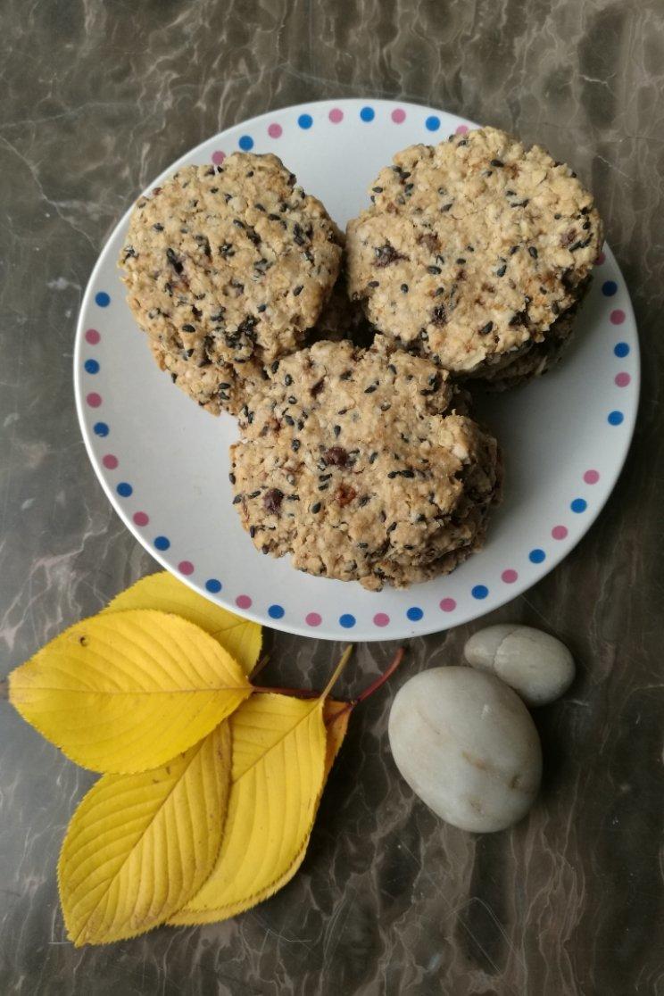 素食:有机燕麦芝麻大饼干