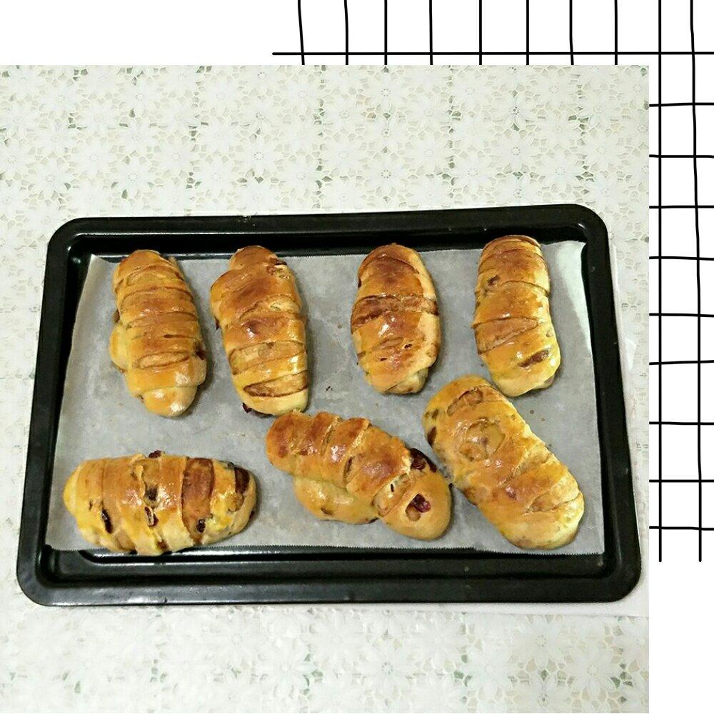 红豆沙面包卷——好吃得不得了#皮黑森林#