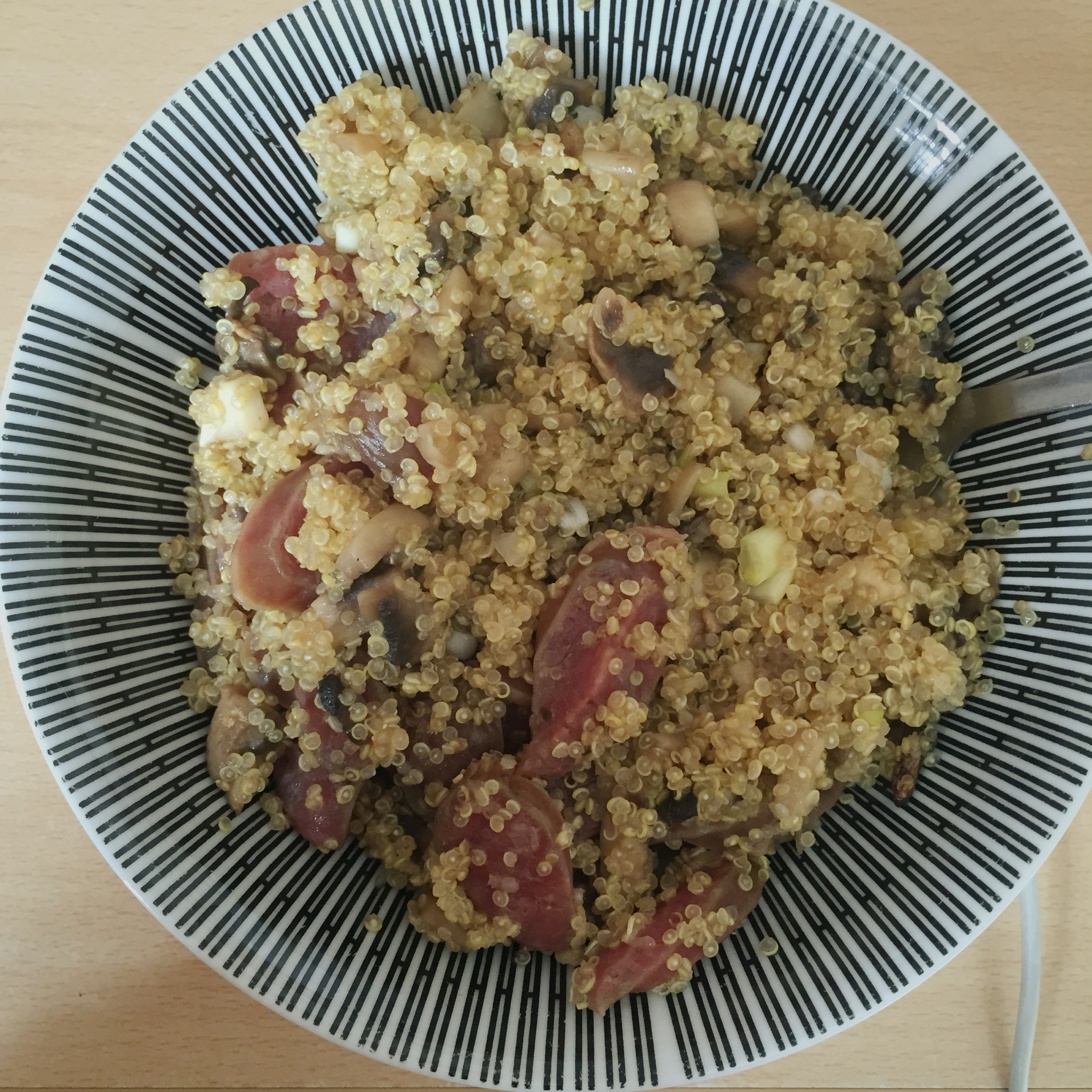香菇腊肠藜麦饭
