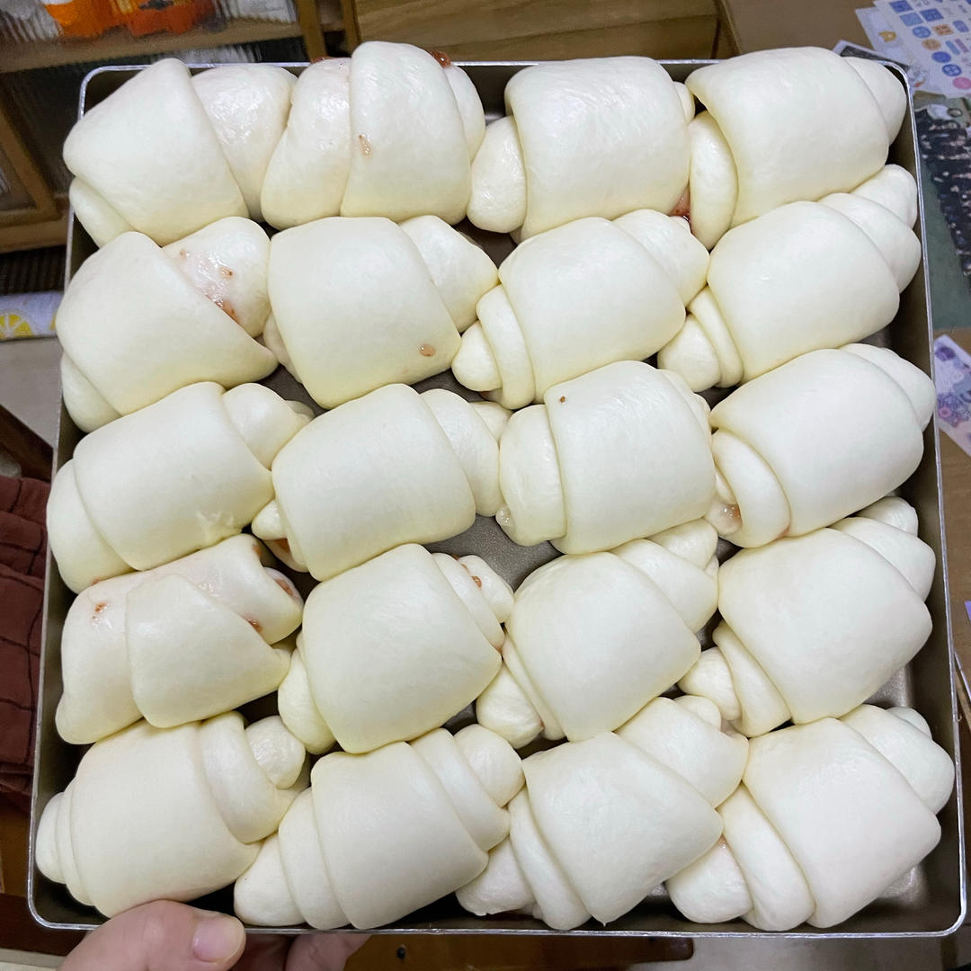 放几天都超级软的奶香小牛角排包