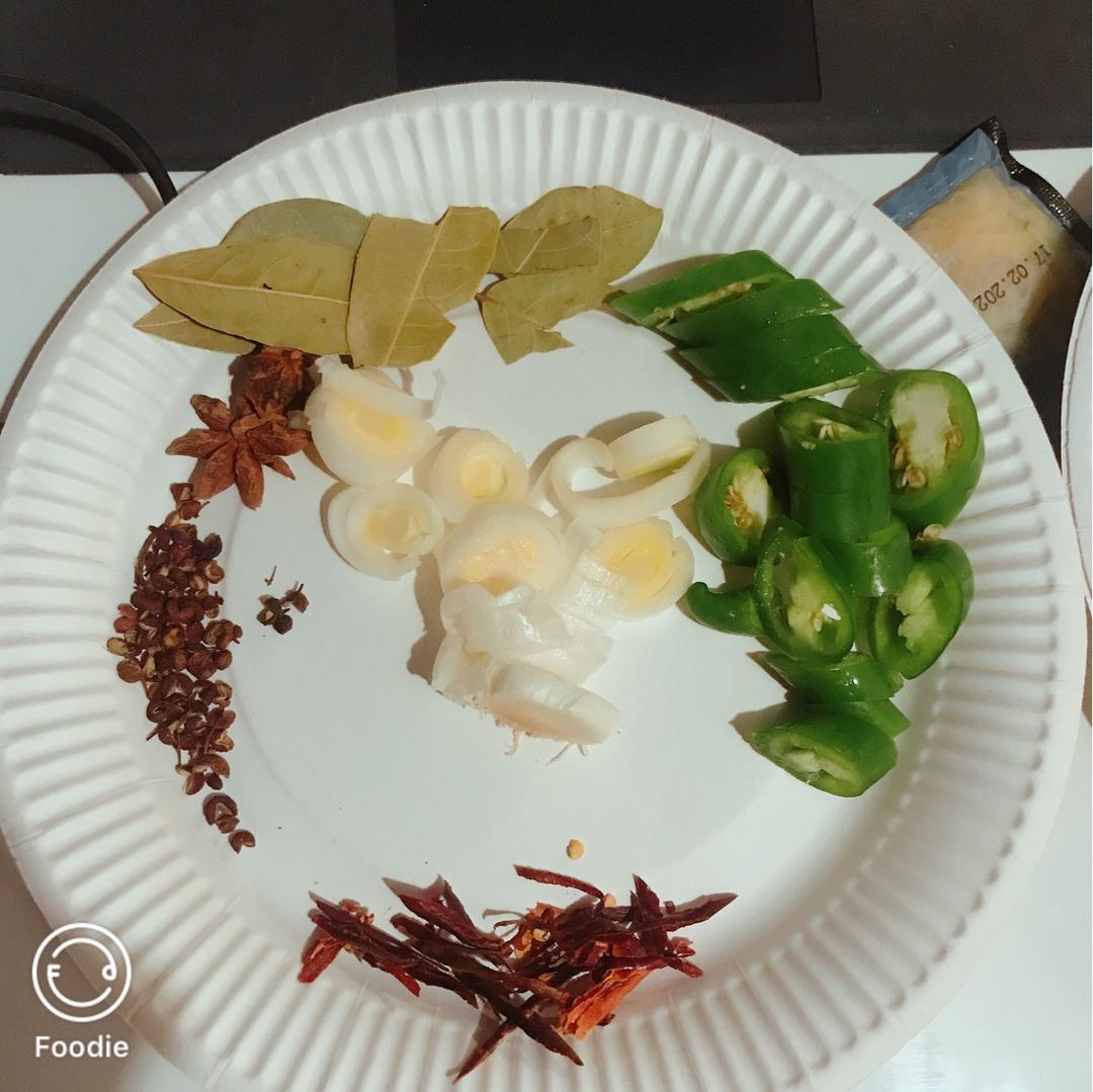 家常大盘鸡加手擀宽面