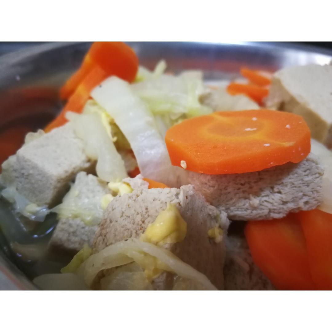 白菜炖冻豆腐