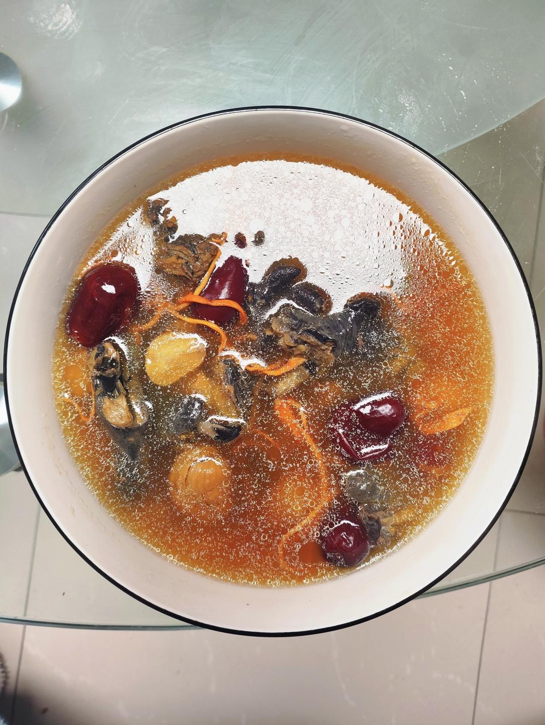 板栗虫草花炖鸡汤