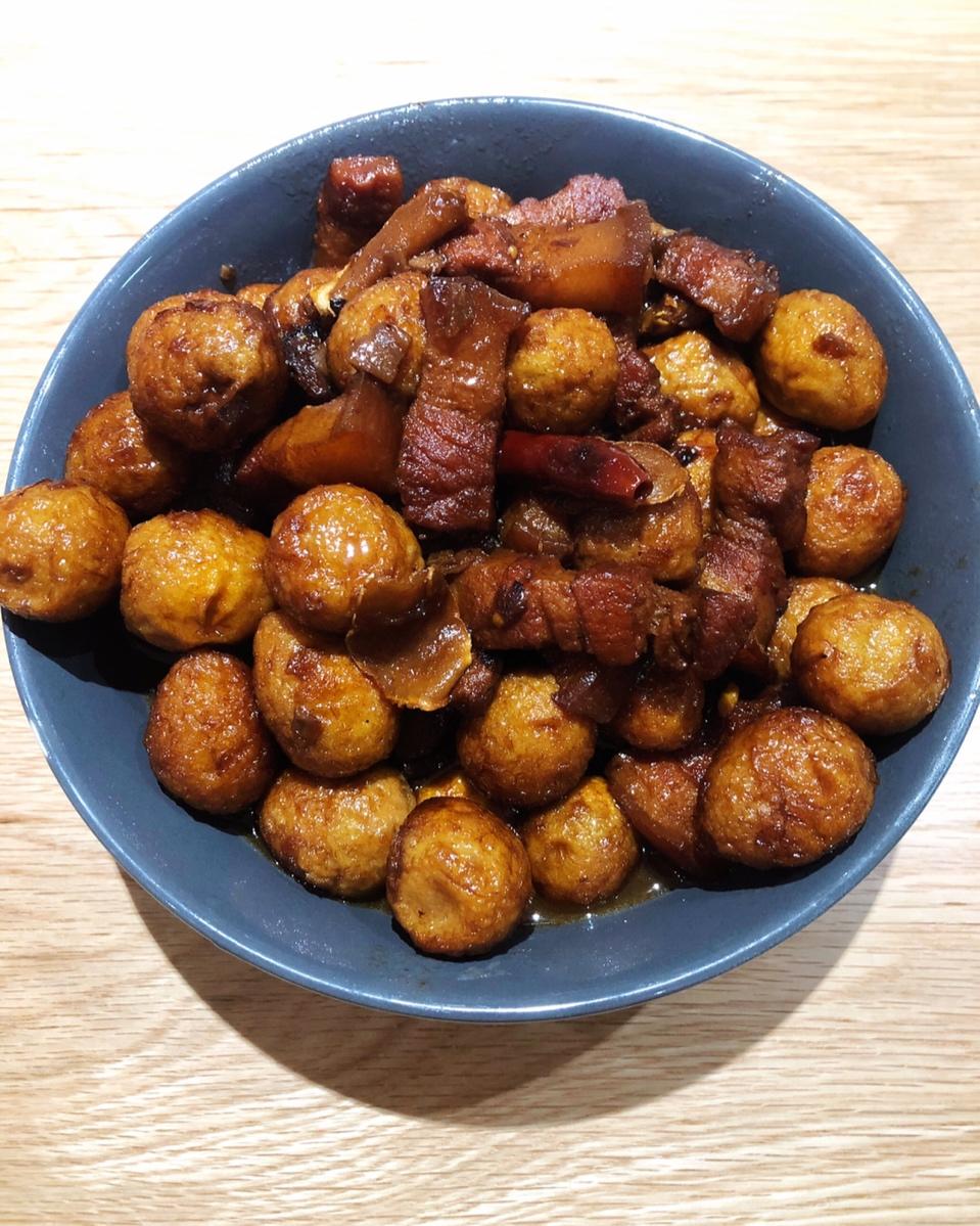 鹌鹑蛋红烧肉