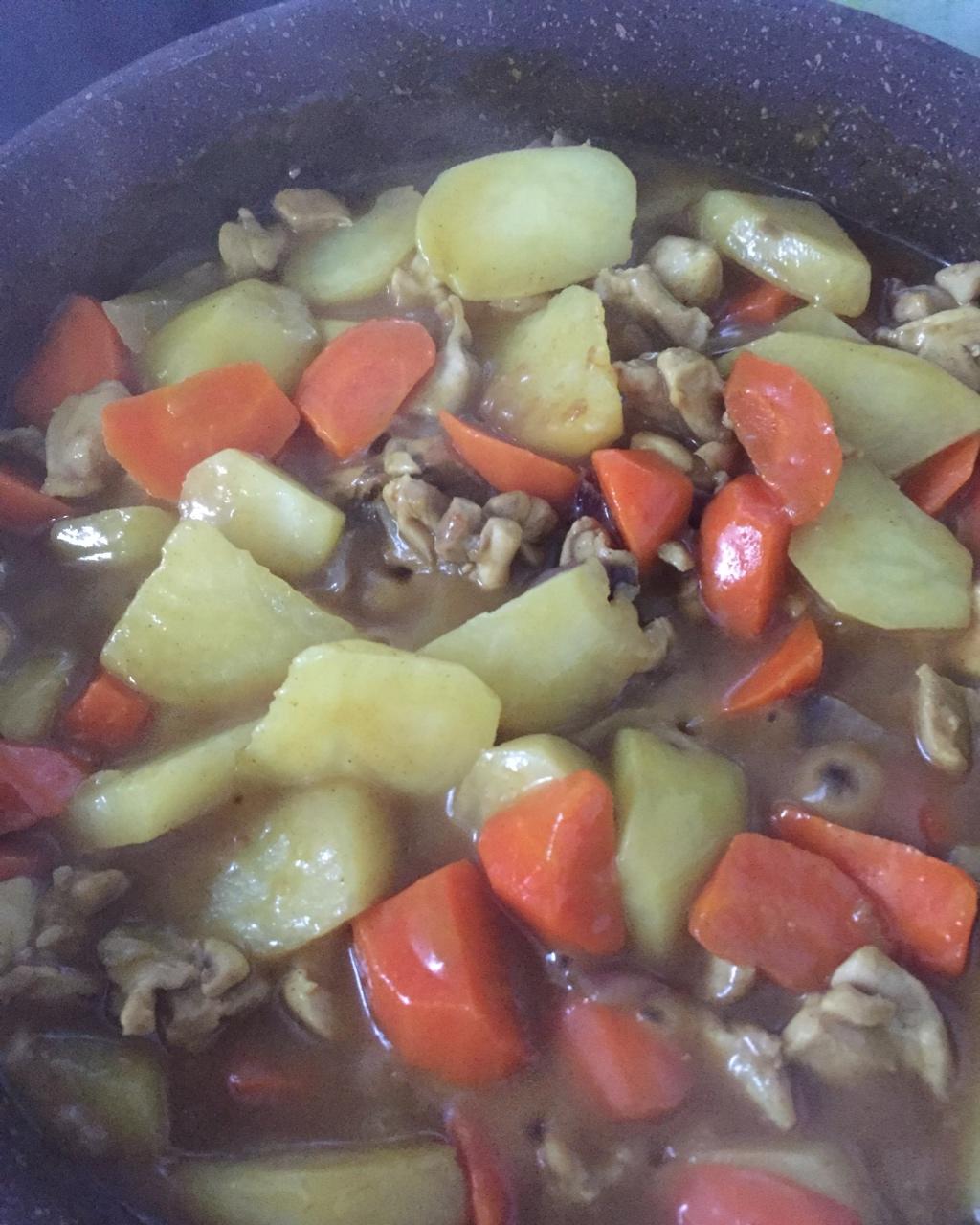 咖喱鸡肉饭