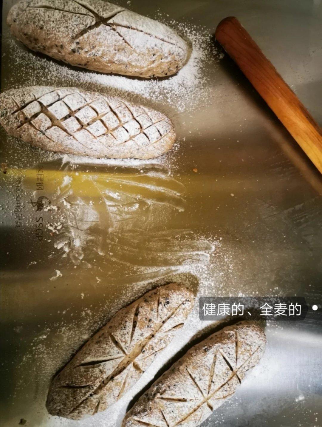 全麦果仁面包