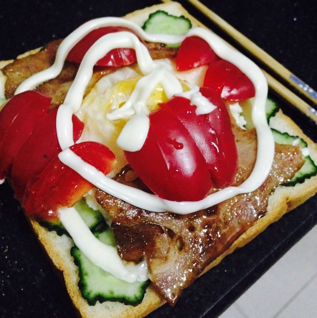 自制鸡蛋培根三明治