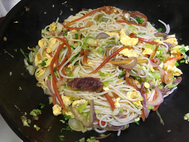 包菜粉丝炒鸡蛋
