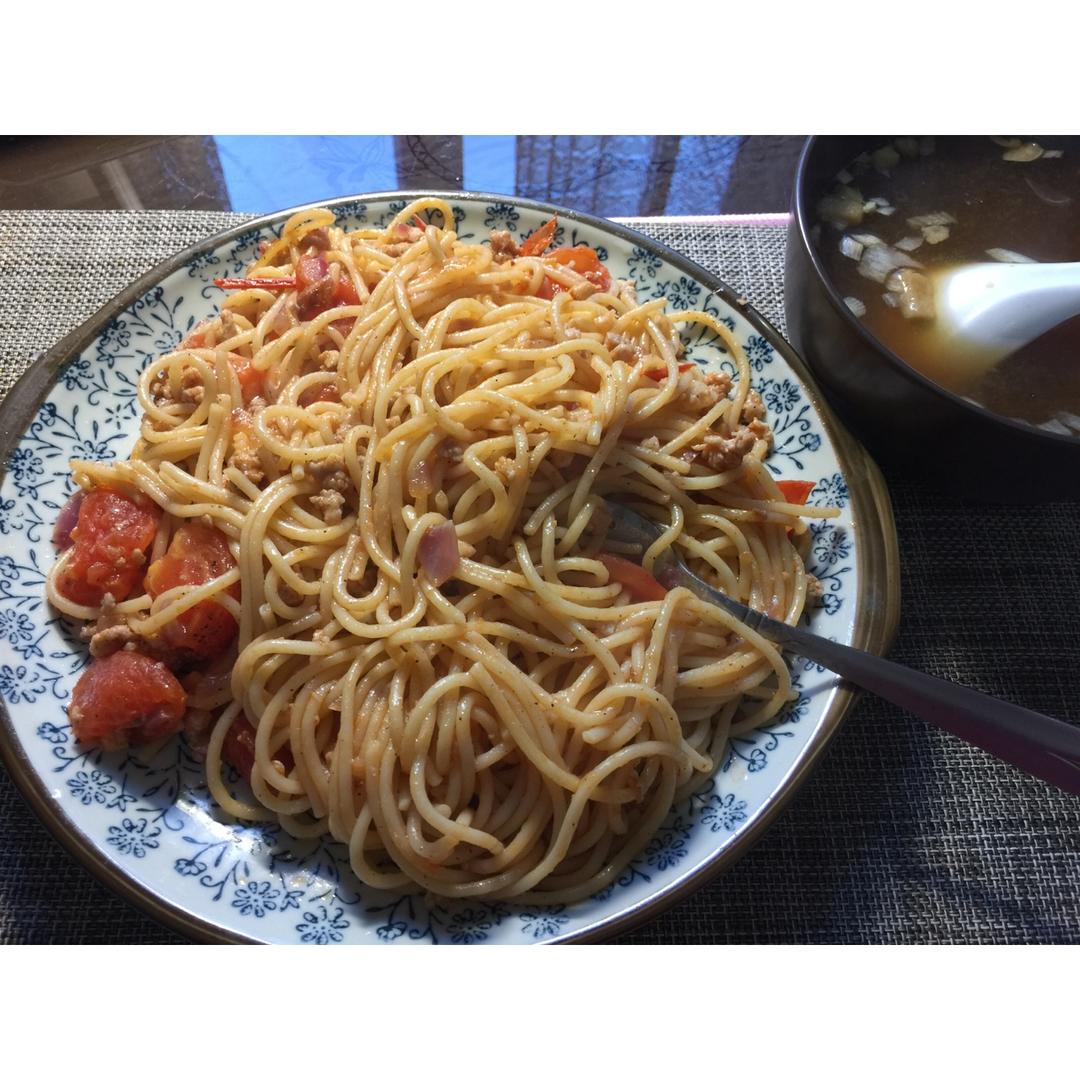 番茄肉酱意大利面