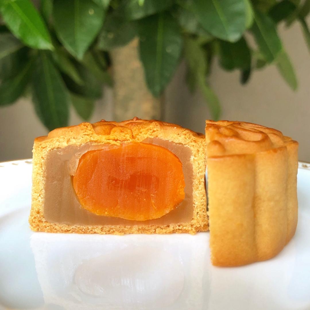 广式月饼——蛋黄莲蓉月饼